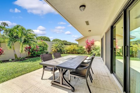 House in Jupiter, Florida 3 bedrooms, 175.49 sq.m. № 2147117 - photo 25