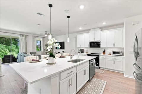 Touwnhouse à vendre à Sanford, Floride: 3 chambres, 173.73 m2 № 2322357 - photo 9