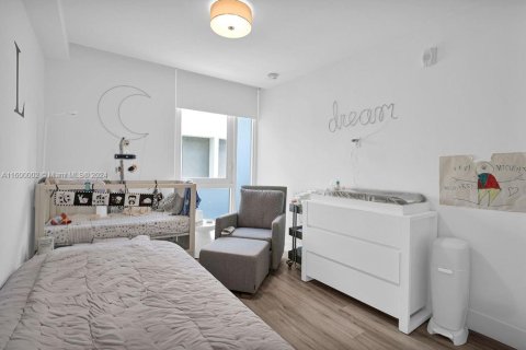 Townhouse in Bay Harbor Islands, Florida 4 bedrooms, 234.02 sq.m. № 1977762 - photo 11