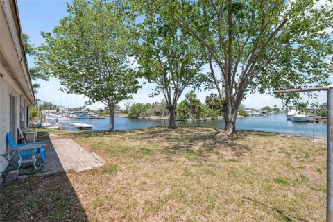 House in Hudson, Florida 2 bedrooms, 67.63 sq.m. № 1717349 - photo 10