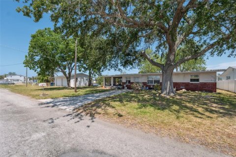 House in Hudson, Florida 2 bedrooms, 67.63 sq.m. № 1717349 - photo 2
