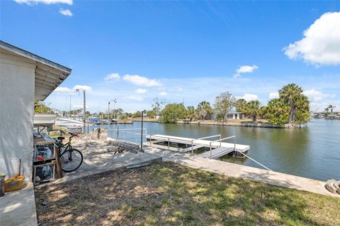 House in Hudson, Florida 2 bedrooms, 67.63 sq.m. № 1717349 - photo 7