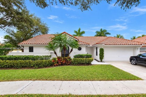 House in Plantation, Florida 4 bedrooms, 184.32 sq.m. № 2401310