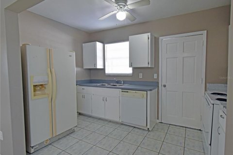 Casa en alquiler en Spring Hill, Florida, 2 dormitorios, 61.32 m2 № 2111638 - foto 7