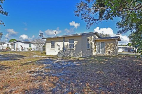 Casa en alquiler en Spring Hill, Florida, 2 dormitorios, 61.32 m2 № 2111638 - foto 5