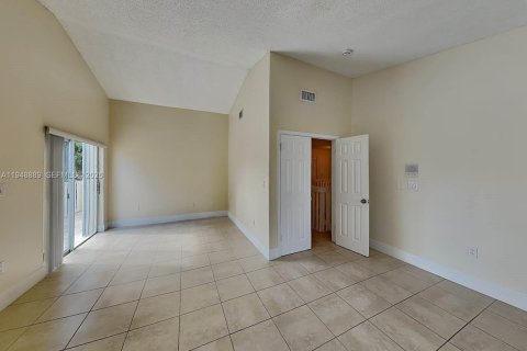 Снять в аренду виллу или дом в Майами, Флорида 4 спальни, 237.18м2, № 2004698 - фото 13