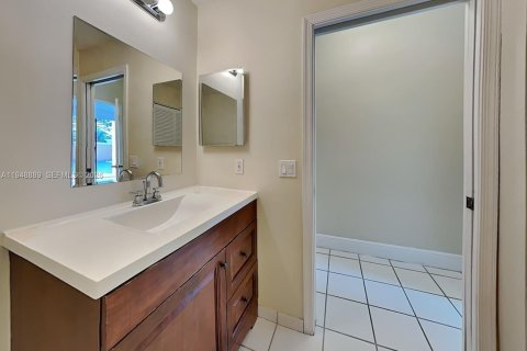 Снять в аренду виллу или дом в Майами, Флорида 4 спальни, 237.18м2, № 2004698 - фото 9