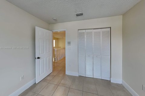 Снять в аренду виллу или дом в Майами, Флорида 4 спальни, 237.18м2, № 2004698 - фото 16