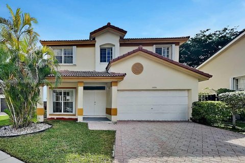 Дом в Майами, Флорида 4 спальни, 237.18м2 № 2004698