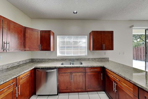 Снять в аренду виллу или дом в Майами, Флорида 4 спальни, 237.18м2, № 2004698 - фото 6