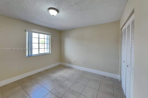 Снять в аренду виллу или дом в Майами, Флорида 4 спальни, 237.18м2, № 2004698 - фото 12