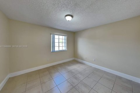 Снять в аренду виллу или дом в Майами, Флорида 4 спальни, 237.18м2, № 2004698 - фото 17