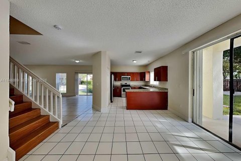 Снять в аренду виллу или дом в Майами, Флорида 4 спальни, 237.18м2, № 2004698 - фото 4