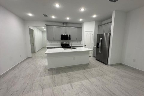 Villa ou maison à louer à Kissimmee, Floride: 4 chambres, 183.95 m2 № 1774073 - photo 29