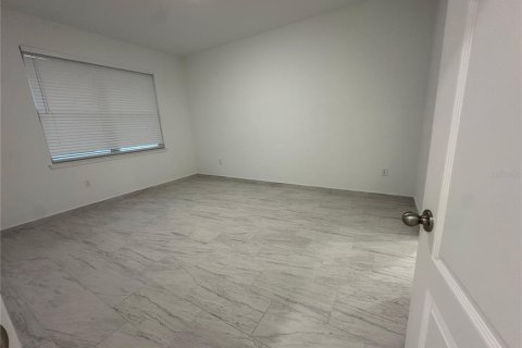 Villa ou maison à louer à Kissimmee, Floride: 4 chambres, 183.95 m2 № 1774073 - photo 22