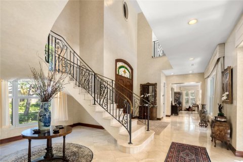 House in Coral Gables, Florida 6 bedrooms, 627.37 sq.m. № 1981467 - photo 13