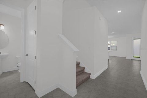 Villa ou maison à louer à Winter Garden, Floride: 4 chambres, 233.65 m2 № 2423701 - photo 4