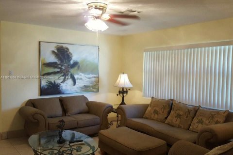Villa ou maison à louer à West Palm Beach, Floride: 4 chambres, 213.02 m2 № 1882326 - photo 6