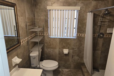 Casa en alquiler en West Palm Beach, Florida, 4 dormitorios, 213.02 m2 № 1882326 - foto 14