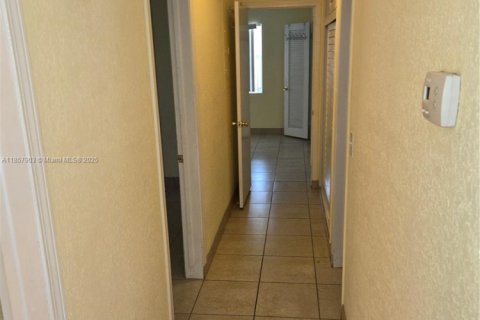 Casa en alquiler en West Palm Beach, Florida, 4 dormitorios, 213.02 m2 № 1882326 - foto 18