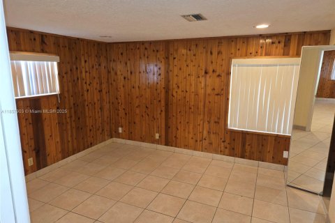 Casa en alquiler en West Palm Beach, Florida, 4 dormitorios, 213.02 m2 № 1882326 - foto 19