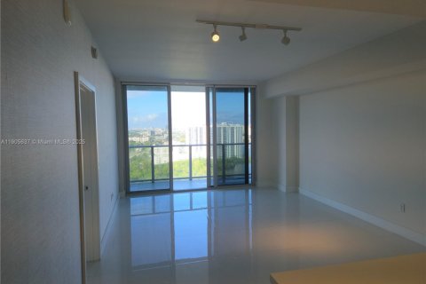 Copropriété à louer à North Miami Beach, Floride: 2 chambres, 104.24 m2 № 1956630 - photo 4