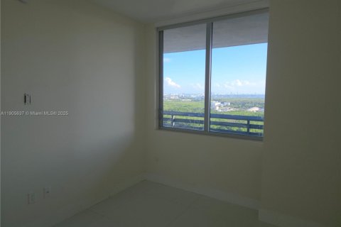 Copropriété à louer à North Miami Beach, Floride: 2 chambres, 104.24 m2 № 1956630 - photo 6