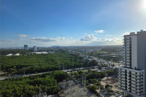 Copropriété à louer à North Miami Beach, Floride: 2 chambres, 104.24 m2 № 1956630 - photo 18
