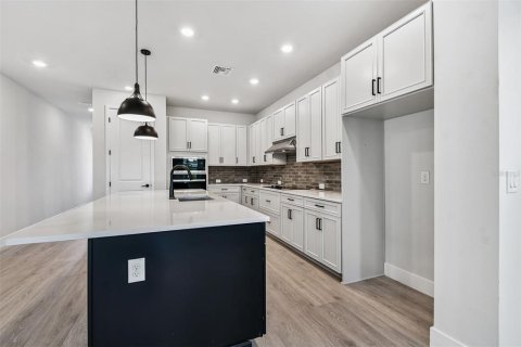 House in Parrish, Florida 5 bedrooms, 265.51 sq.m. № 1915618 - photo 6