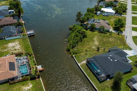 Land in Cape Coral, Florida № 1916303 - photo 3