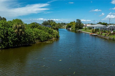 Land in Cape Coral, Florida № 1916303 - photo 13