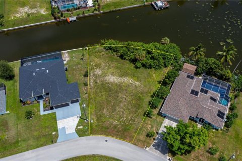 Land in Cape Coral, Florida № 1916303 - photo 5