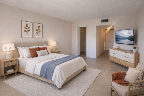 Condominio en venta en North Miami, Florida, 1 dormitorio, 66.89 m2 № 2152737 - foto 5