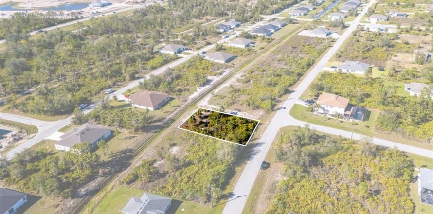 Land in Port Charlotte, Florida № 2160780