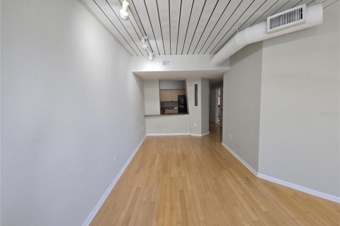 Condominio en alquiler en Tampa, Florida, 1 dormitorio, 72.56 m2 № 1907179 - foto 11