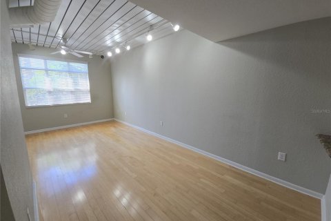 Condominio en alquiler en Tampa, Florida, 1 dormitorio, 72.56 m2 № 1907179 - foto 8