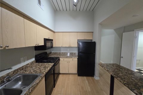 Condominio en alquiler en Tampa, Florida, 1 dormitorio, 72.56 m2 № 1907179 - foto 13