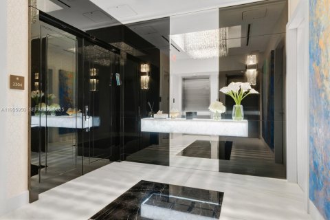 Купить кондоминиум в Санни-Айлс-Бич, Флорида 5 спален, 626.16м2, № 2053381 - фото 3