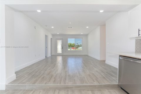Casa en venta en North Palm Beach, Florida, 4 dormitorios, 146.6 m2 № 1467635 - foto 5