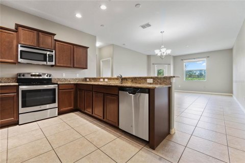 Townhouse in Orlando, Florida 4 bedrooms, 236.9 sq.m. № 1880544 - photo 5