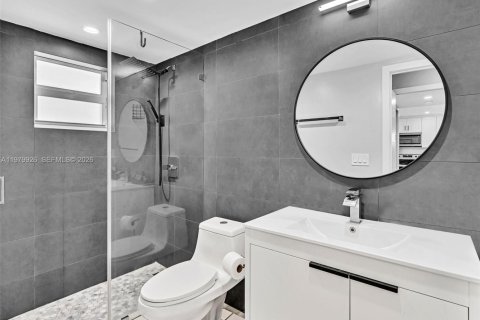 Condominio en venta en Hallandale Beach, Florida, 1 dormitorio, 78.69 m2 № 2046342 - foto 25