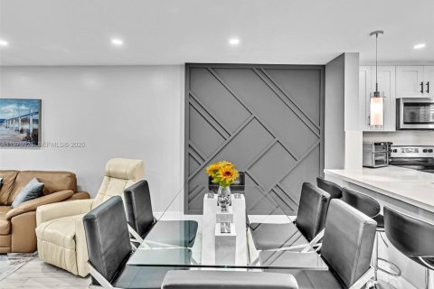 Condominio en venta en Hallandale Beach, Florida, 1 dormitorio, 78.69 m2 № 2046342 - foto 9