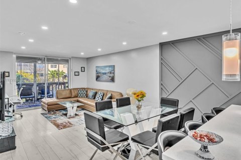 Condominio en venta en Hallandale Beach, Florida, 1 dormitorio, 78.69 m2 № 2046342 - foto 10