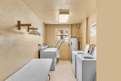 Condominio en venta en Hallandale Beach, Florida, 1 dormitorio, 78.69 m2 № 2046342 - foto 28