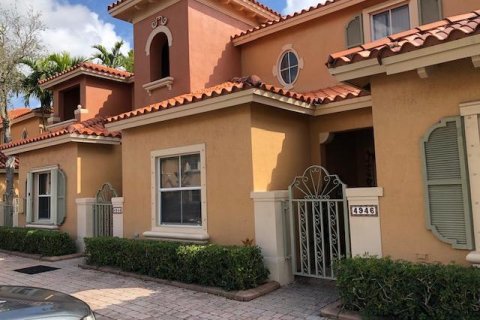 Adosado en alquiler en Dania Beach, Florida, 3 dormitorios, 128.39 m2 № 1210348 - foto 1