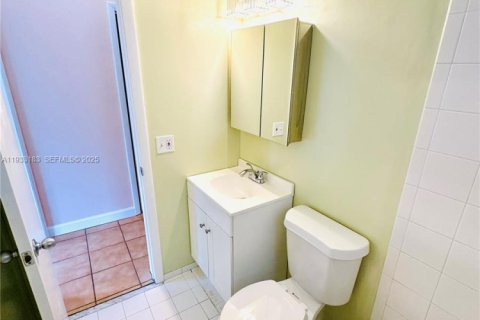 Снять в аренду кондоминиум в Майами-Бич, Флорида 1 спальня, 47.38м2, № 1991947 - фото 20