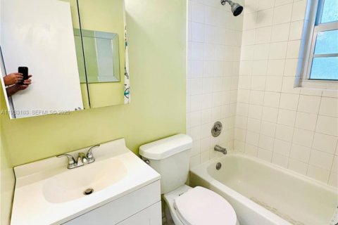 Снять в аренду кондоминиум в Майами-Бич, Флорида 1 спальня, 47.38м2, № 1991947 - фото 19