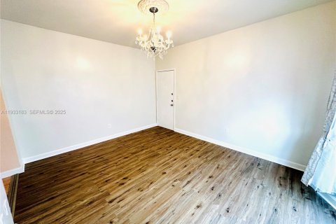 Снять в аренду кондоминиум в Майами-Бич, Флорида 1 спальня, 47.38м2, № 1991947 - фото 7