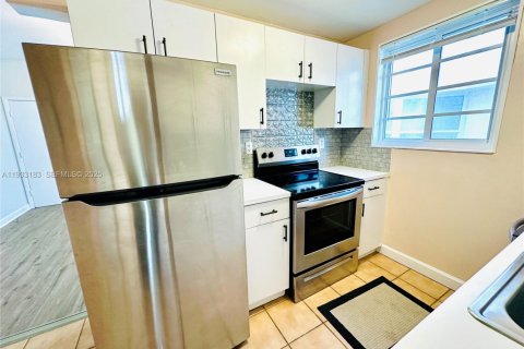 Снять в аренду кондоминиум в Майами-Бич, Флорида 1 спальня, 47.38м2, № 1991947 - фото 14