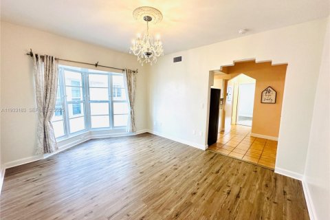 Снять в аренду кондоминиум в Майами-Бич, Флорида 1 спальня, 47.38м2, № 1991947 - фото 4